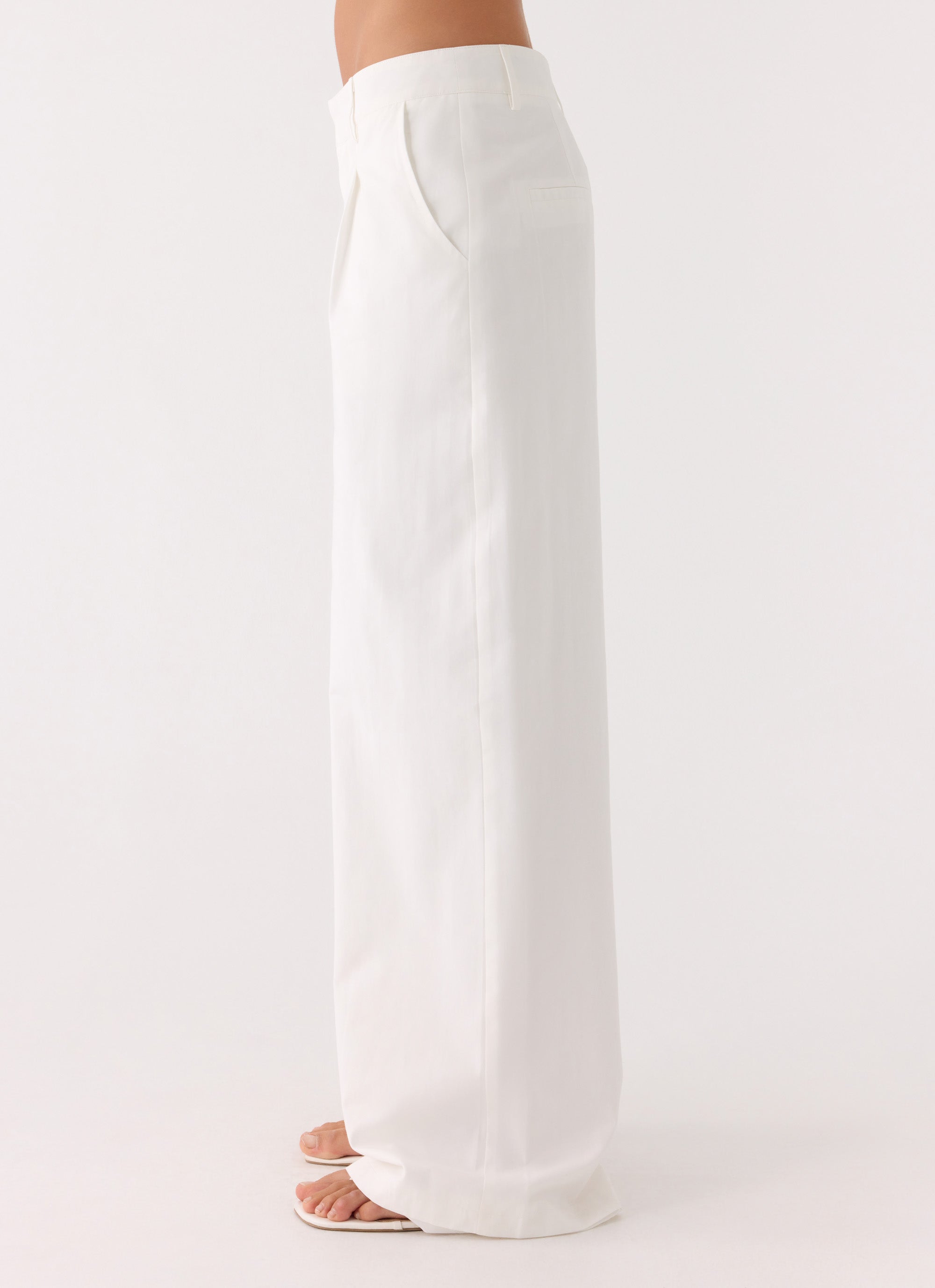 Emilia Pant - White